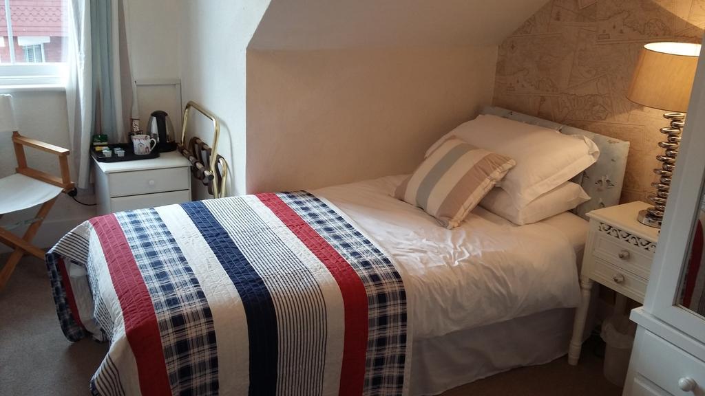 איסטבורן Cambridge House Guest House חדר תמונה