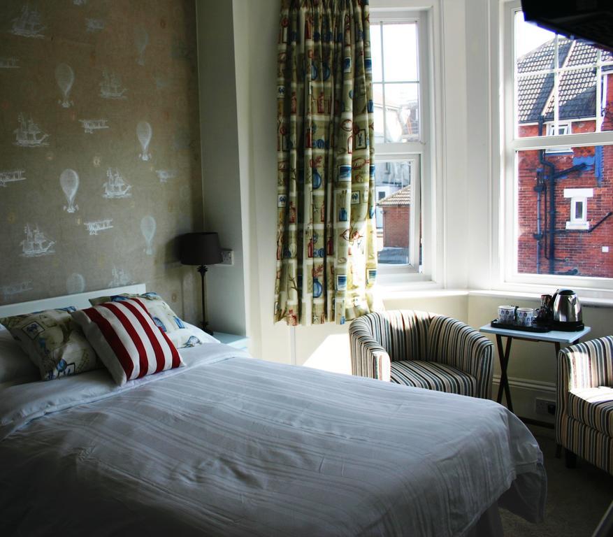 איסטבורן Cambridge House Guest House חדר תמונה