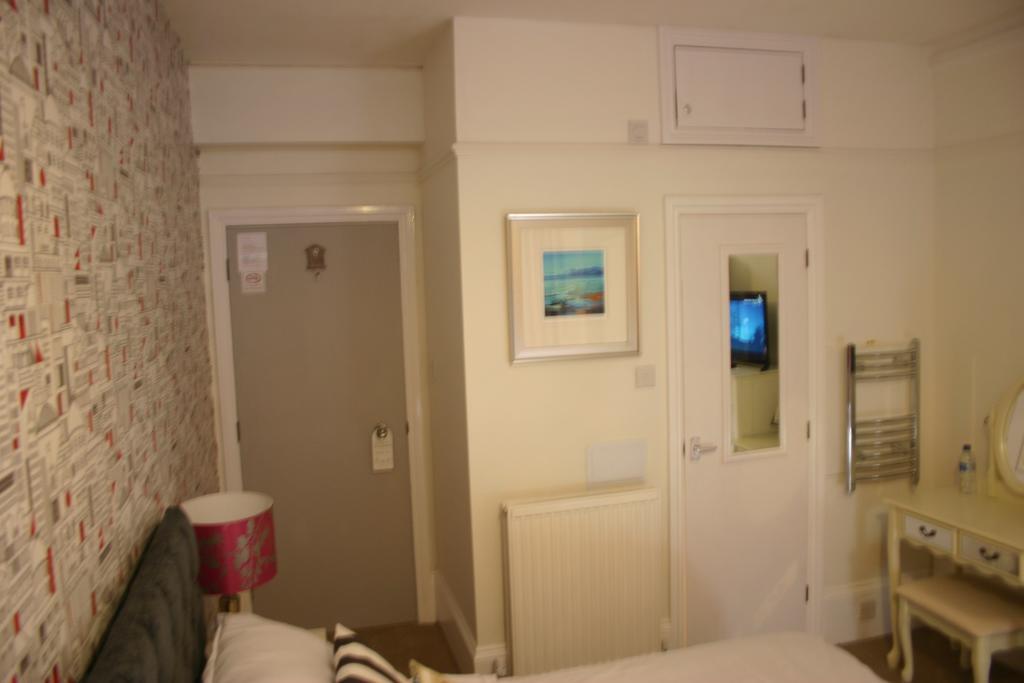 איסטבורן Cambridge House Guest House חדר תמונה