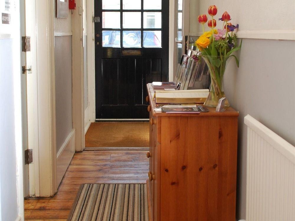איסטבורן Cambridge House Guest House מראה חיצוני תמונה