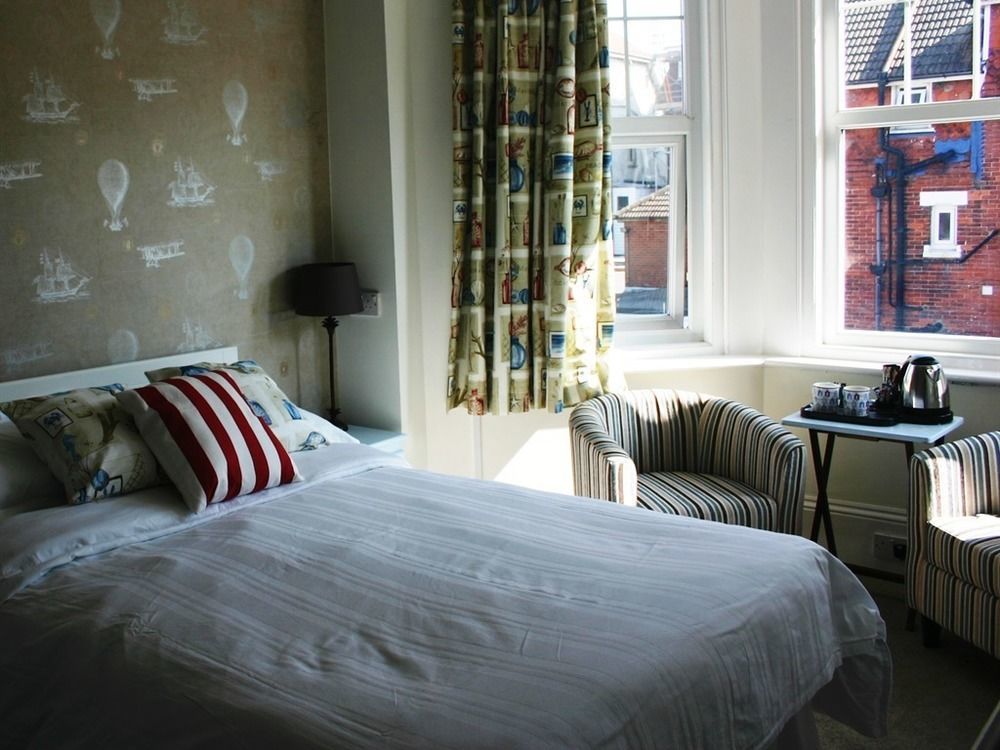 איסטבורן Cambridge House Guest House מראה חיצוני תמונה