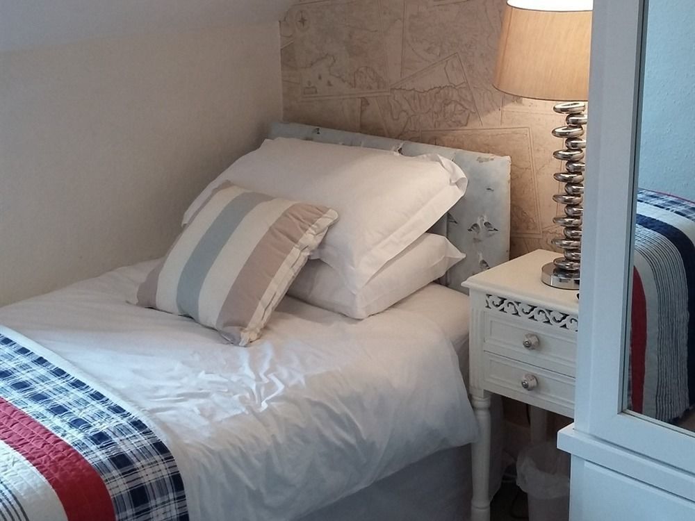 איסטבורן Cambridge House Guest House מראה חיצוני תמונה