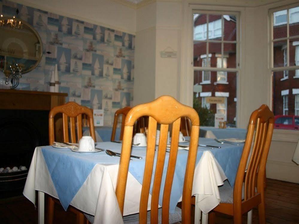 איסטבורן Cambridge House Guest House מראה חיצוני תמונה